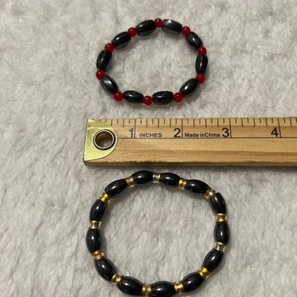 Lot of 2 Gun Metal Magnetic Beads Gold Tone & Red Bead Spacers Elastic Bracelets - Picture 7 of 7